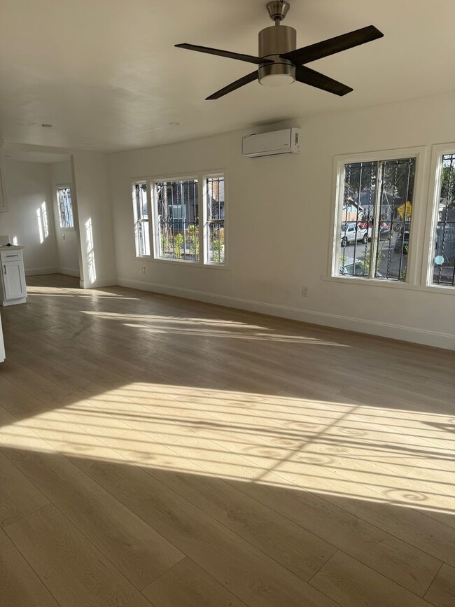property at 1101-1103 W 40th Pl
