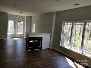 1105 Kurt Ct in Charlotte, NC - Foto de edificio - Building Photo