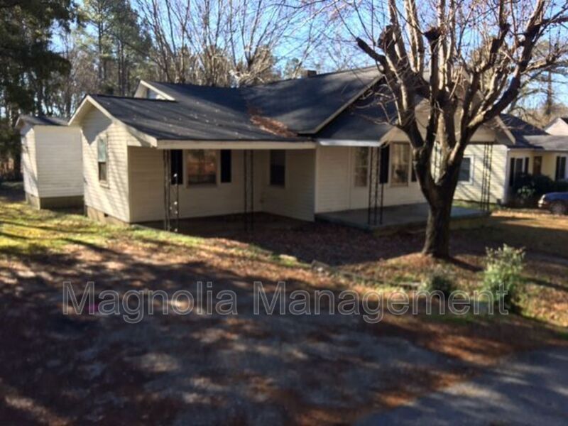 1835 Colonial Ave in Henderson, NC - Building Photo