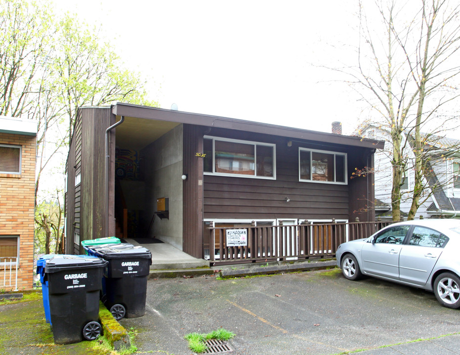 5036 22nd Ave NE in Seattle, WA - Building Photo