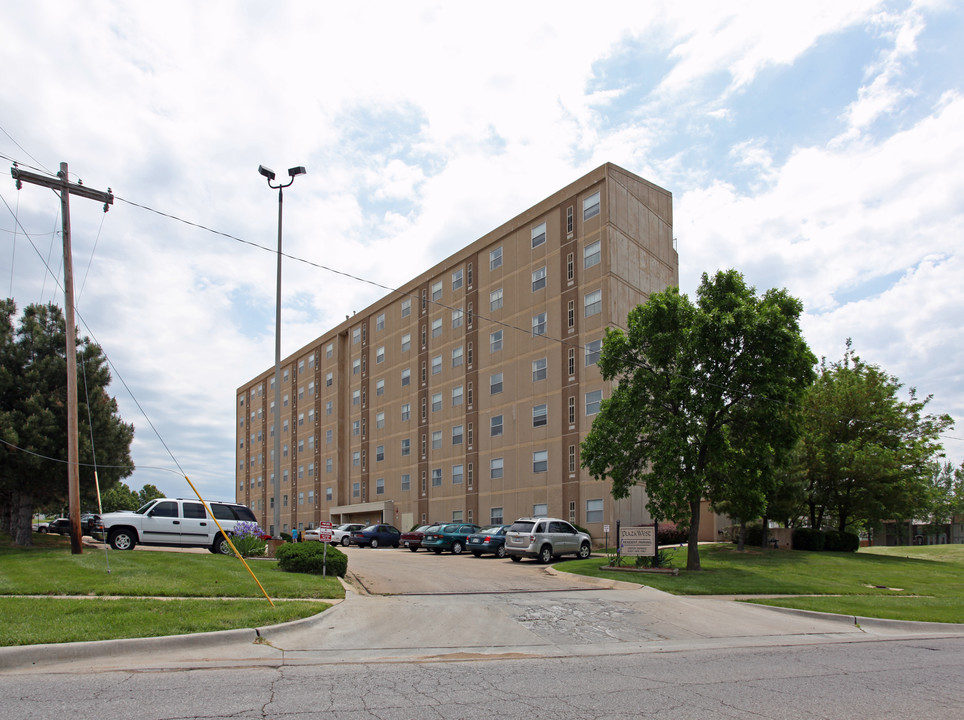 Plaza West Apartments in Topeka, KS - Foto de edificio