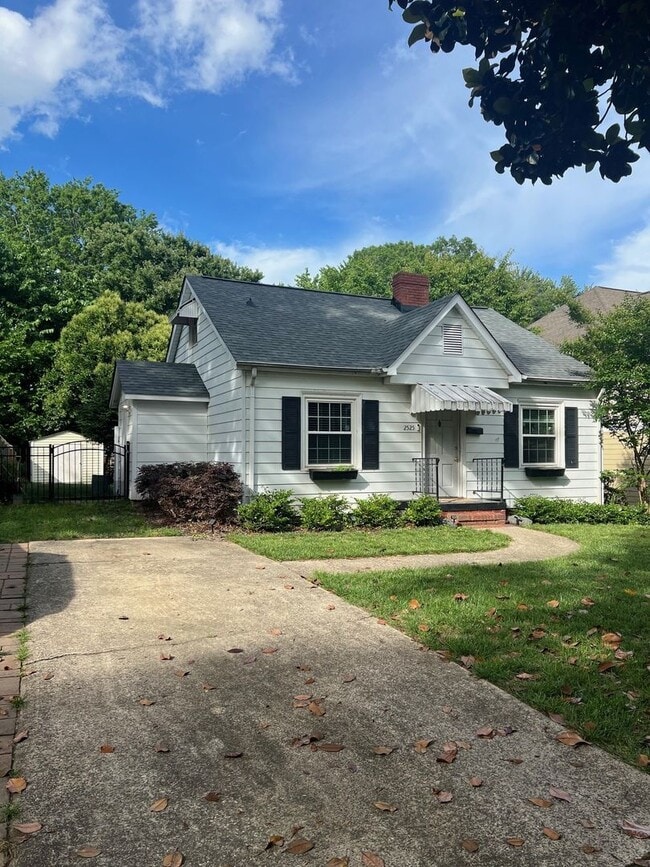 property at 2525 Bay St