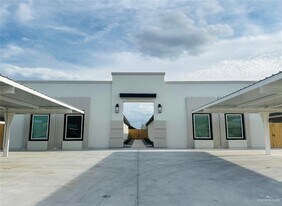 10 Sugar Gdn Dr in Pharr, TX - Building Photo