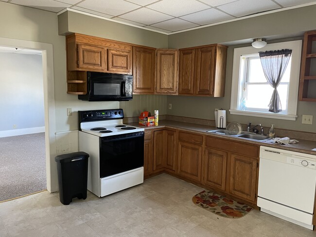 50 N Main St, Unit 4
