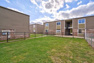 Garden Square Apartments in Oklahoma City, OK - Building Photo - Building Photo