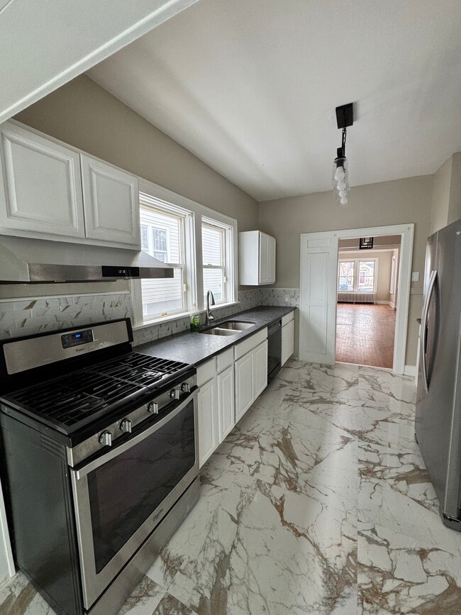 131 Clermont St in Albany, NY - Foto de edificio - Building Photo