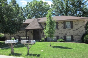 4476 W Bellview Dr Apartments