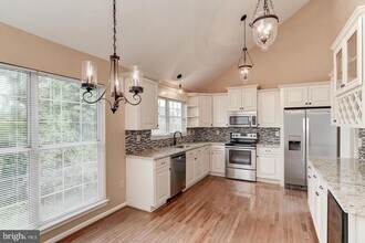 13249 Trebleclef Ln in Silver Spring, MD - Foto de edificio - Building Photo