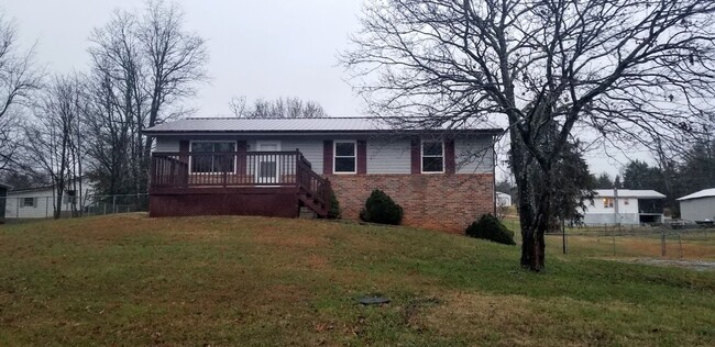 60 Lorraine St in Greeneville, TN - Building Photo - Building Photo