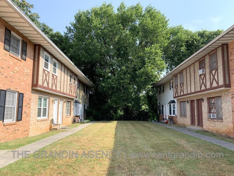 1713 Roanoke Ave SW in Roanoke, VA - Foto de edificio