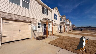 125 Driftwood Ln in Lincoln, AL - Building Photo