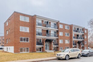 648 Pouliot Rue in Laval, QC - Building Photo