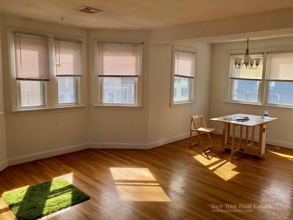 7 Bynner St, Unit 1 in Boston, MA - Building Photo