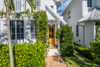 825-990 10th Ave S in Naples, FL - Foto de edificio - Building Photo