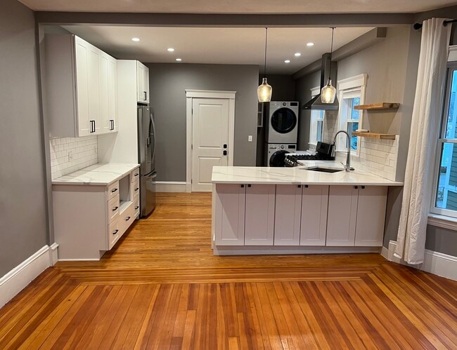 8 George St, Unit #2 in Cambridge, MA - Building Photo - Building Photo