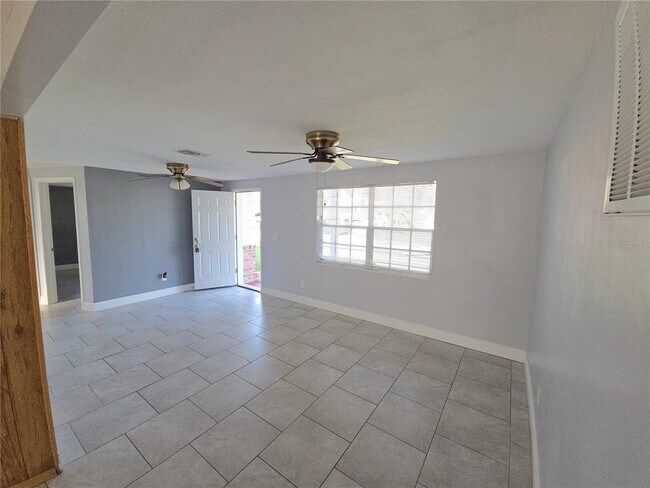 3513 Westchester Dr in Holiday, FL - Foto de edificio - Building Photo