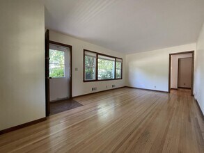 6806 W 24th St in Minneapolis, MN - Building Photo - Building Photo