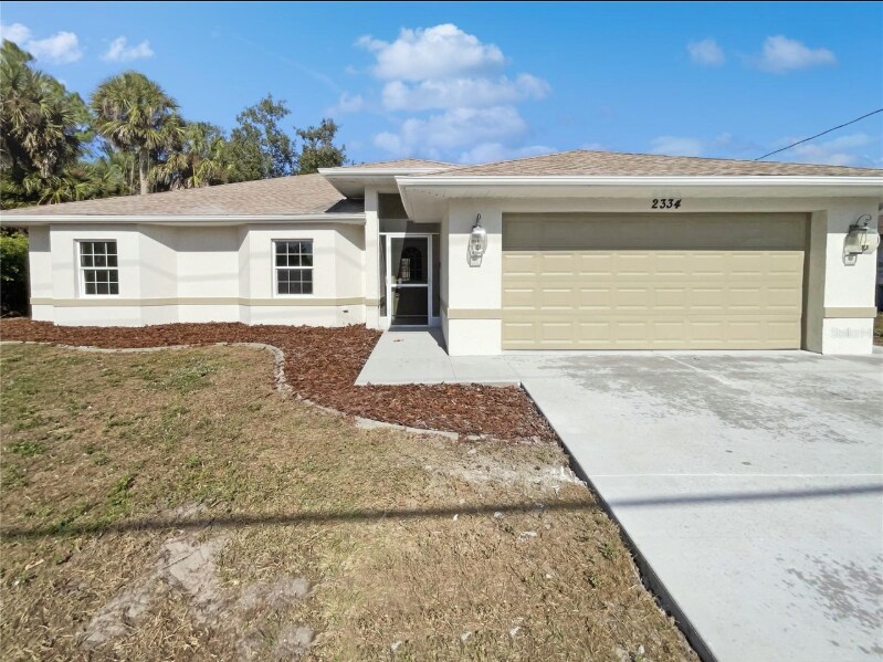 2334 W Price Blvd in North Port, FL - Foto de edificio