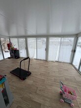 1563 Oakwood Dr in Waterloo, IA - Building Photo - Building Photo