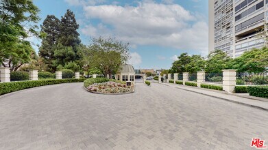 2222 Ave of the Stars in Los Angeles, CA - Foto de edificio - Building Photo