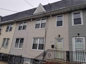 211-18-211-99 99th Ave