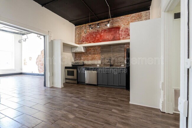 518 E Douglas Ave-Unit -1 in Wichita, KS - Building Photo - Building Photo