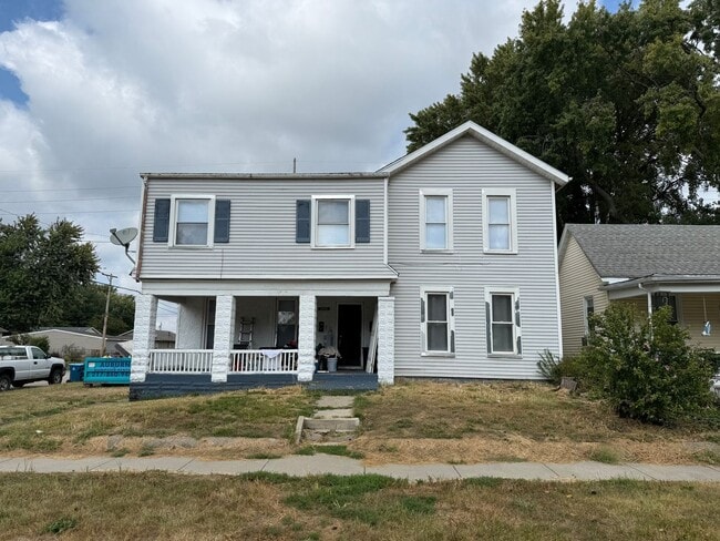 property at 1303 E Jackson St