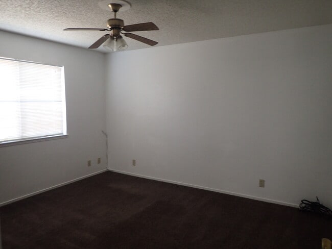 425 S Sunset St in Ridgecrest, CA - Building Photo - Building Photo