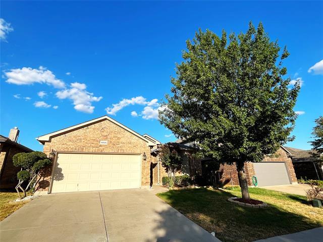 10028 Grey Crow Dr in Fort Worth, TX - Building Photo