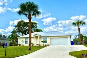 1745 8th Ave SW in Vero Beach, FL - Building Photo