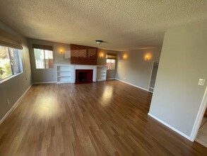 3024 Thatcher Ave, Unit 5 in Marina Del Rey, CA - Building Photo - Building Photo