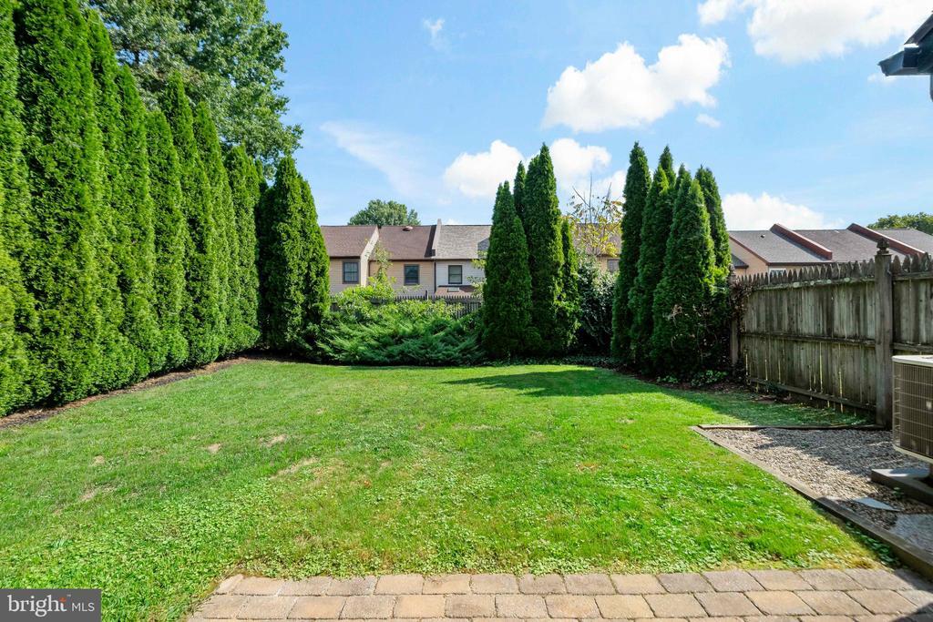 172 Kenton Dr in Langhorne, PA - Building Photo