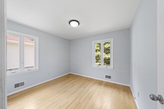 1031 Di Antonio Dr in Rahway, NJ - Building Photo - Building Photo