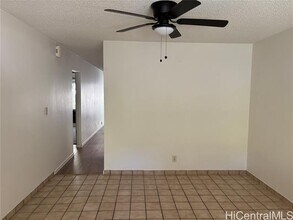 521 Pepeekeo St in Honolulu, HI - Foto de edificio - Building Photo