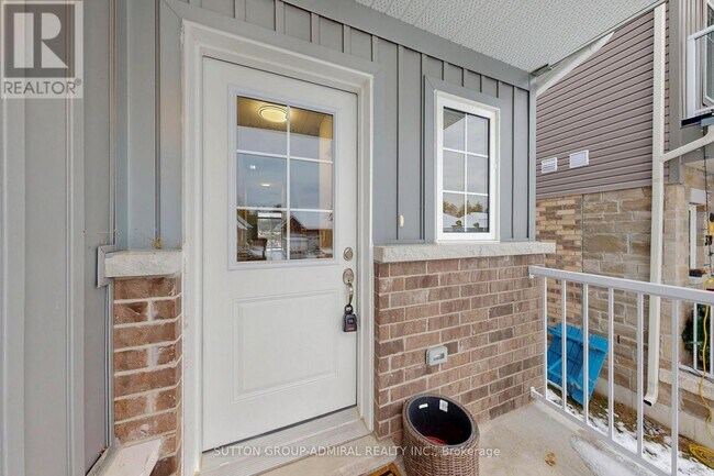 36 Hillcroft Wy in Kawartha Lakes, ON - Building Photo - Building Photo