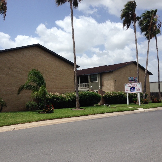 Madrid Apartments in Harlingen, TX - Foto de edificio