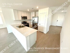576 Paul Cyn in San Antonio, TX - Building Photo - Building Photo