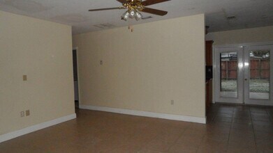 700 N 70th Ave in Hollywood, FL - Building Photo - Building Photo