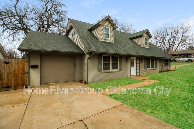 621 Belle Air Ave in Edmond, OK - Foto de edificio - Building Photo