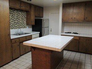 1377 Woodside Dr in San Luis Obispo, CA - Building Photo - Building Photo