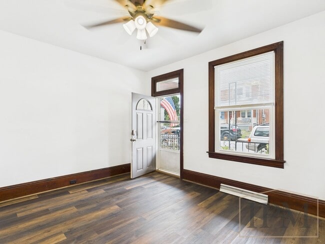 55 W Maple St in Dallastown, PA - Building Photo - Building Photo