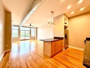 837 S Western Ave in Chicago, IL - Building Photo - Building Photo