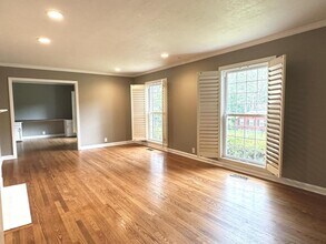 2530 Mirror Lake Dr in Fayetteville, NC - Building Photo - Building Photo