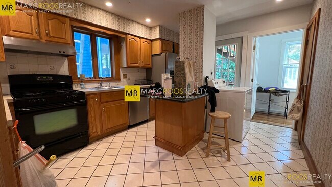 22 Chetwynd Rd in Somerville, MA - Building Photo - Building Photo