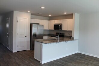 4174 High Glen Dr in Leland, NC - Building Photo - Building Photo