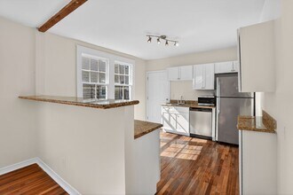 3132 Robert St in New Orleans, LA - Building Photo - Building Photo