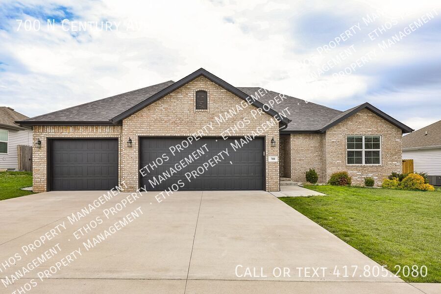 700 N Century Ave in Republic, MO - Building Photo