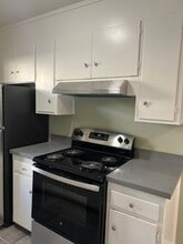 2125 92nd Ave in Oakland, CA - Building Photo - Building Photo