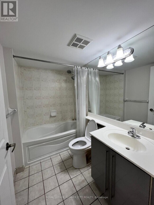 710-710 Humberwood Blvd in Toronto, ON - Building Photo - Building Photo