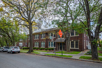 Arlington Court Condominiums in Nashville, TN - Building Photo - Primary Photo